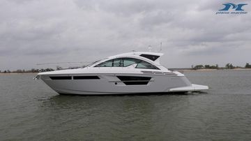 54' Cruisers Yachts 2022